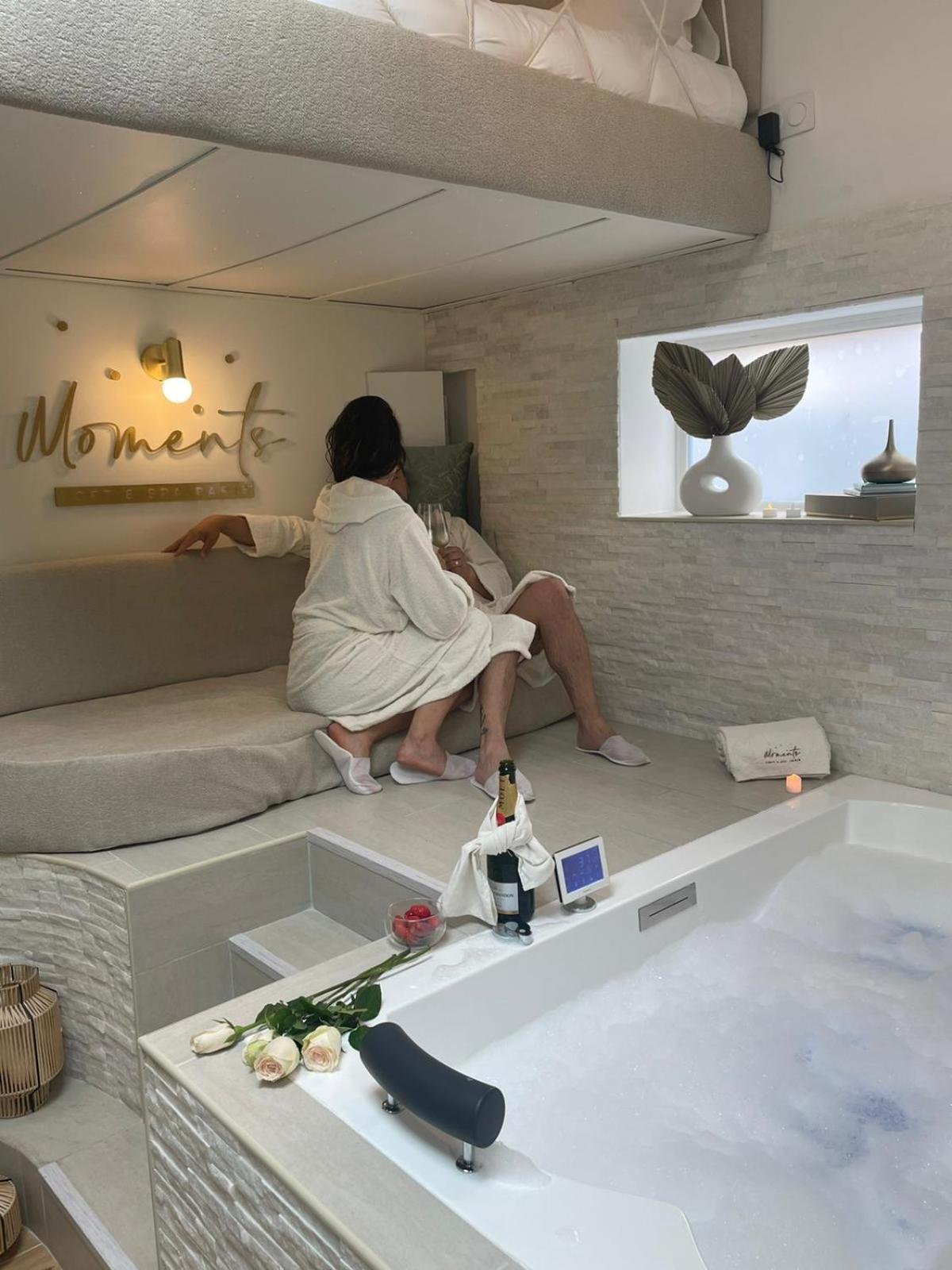 Moments Loft & Spa Paris Монтесон Экстерьер фото